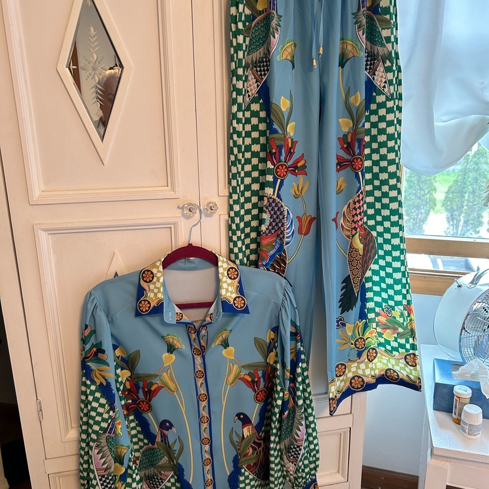 Pants shirt so pretty green and blue birds